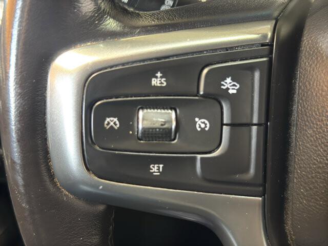 2021 Chevrolet Suburban in Burlington, WI 53105 - 18113678 27