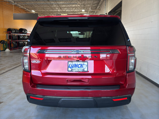 2021 Chevrolet Suburban in Burlington, WI 53105 - 18113678 7