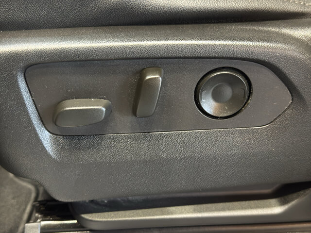 2021 Chevrolet Suburban in Burlington, WI 53105 - 18113678 20