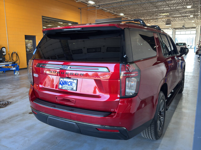 2021 Chevrolet Suburban in Burlington, WI 53105 - 18113678 8