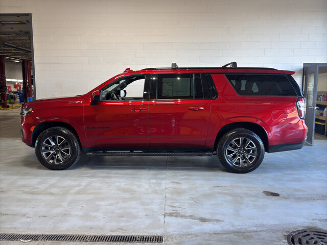 2021 Chevrolet Suburban in Burlington, WI 53105 - 18113678 2