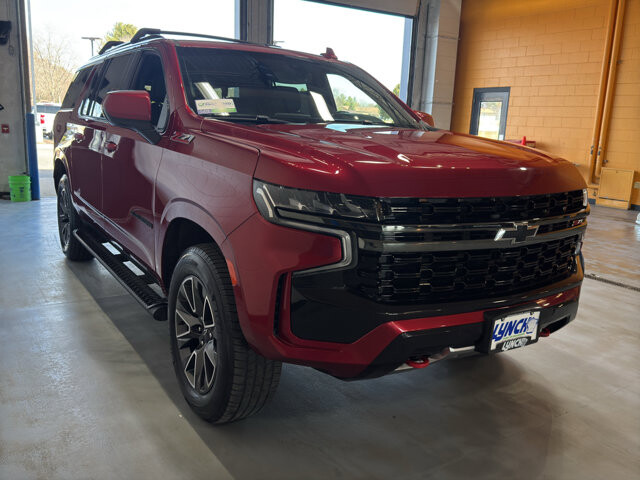 2021 Chevrolet Suburban in Burlington, WI 53105 - 18113678 9