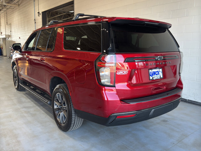2021 Chevrolet Suburban in Burlington, WI 53105 - 18113678 5