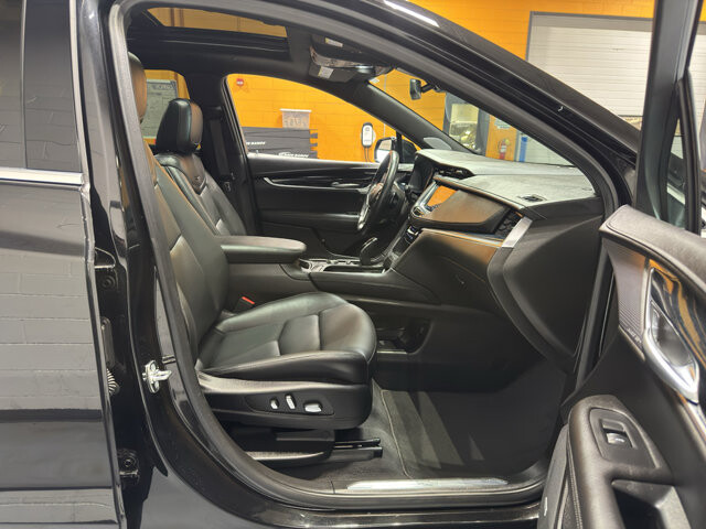 2024 Cadillac XT5 in Burlington, WI 53105 - 18113680 18