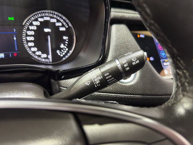 2024 Cadillac XT5 in Burlington, WI 53105 - 18113680 28