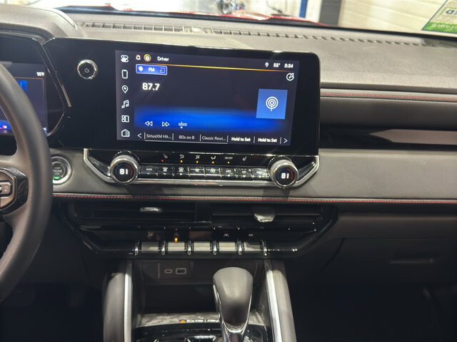 2024 Chevrolet Colorado in Burlington, WI 53105 - 18113682 27