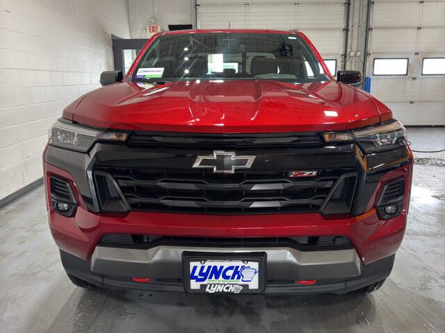 2024 Chevrolet Colorado in Burlington, WI 53105 - 18113682 8
