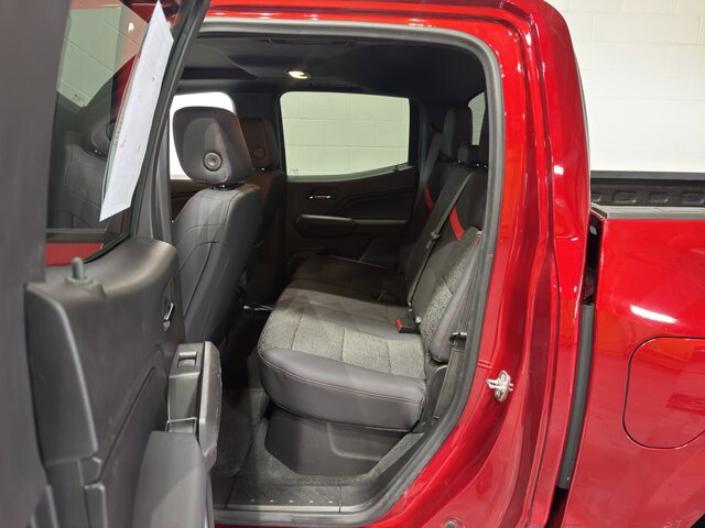 2024 Chevrolet Colorado in Burlington, WI 53105 - 18113682 10