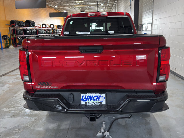 2024 Chevrolet Colorado in Burlington, WI 53105 - 18113682 4