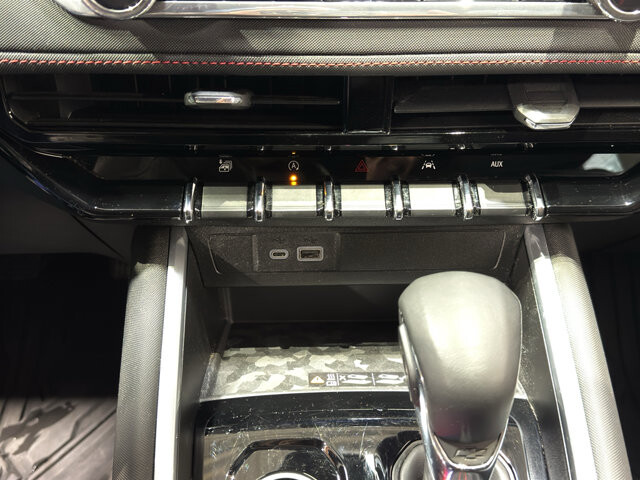 2024 Chevrolet Colorado in Burlington, WI 53105 - 18113682 30