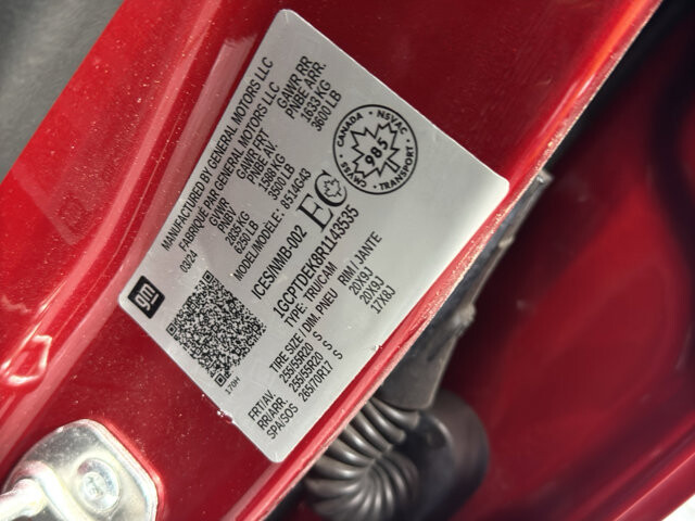 2024 Chevrolet Colorado in Burlington, WI 53105 - 18113682 38