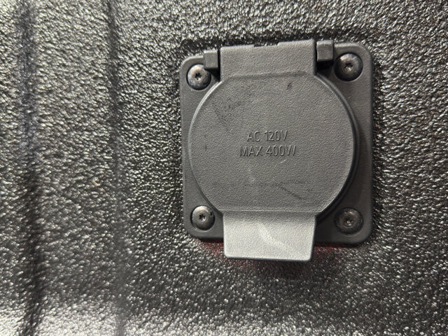 2024 Chevrolet Colorado in Burlington, WI 53105 - 18113682 21