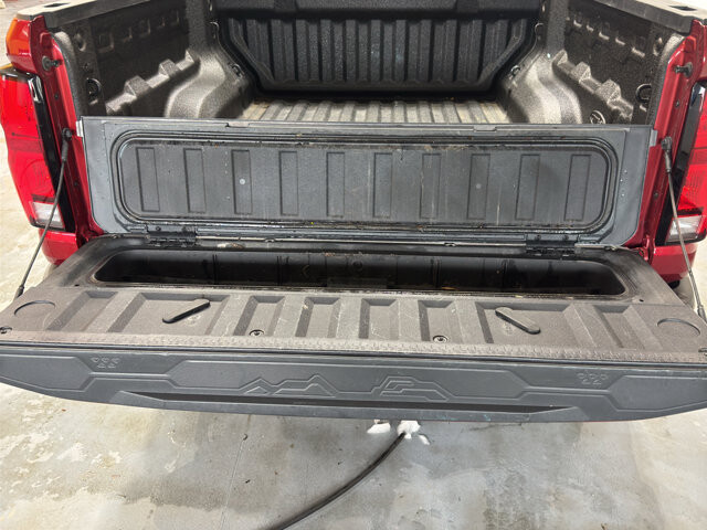 2024 Chevrolet Colorado in Burlington, WI 53105 - 18113682 20