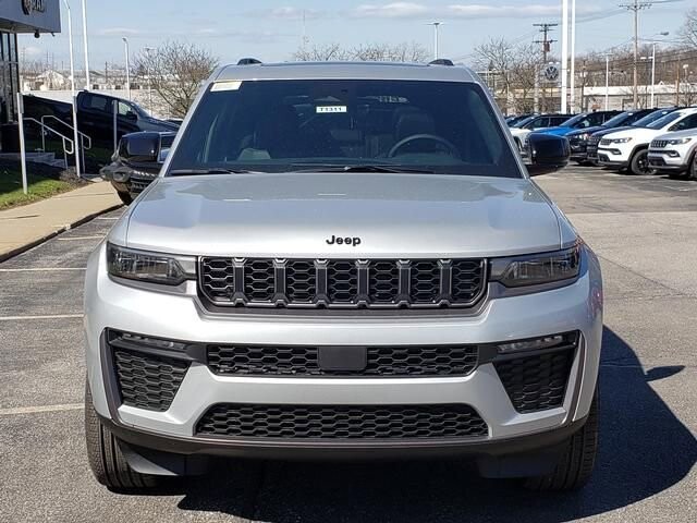 2026 Jeep Grand Cherokee in Bedford, OH 44146 - 18113689 5