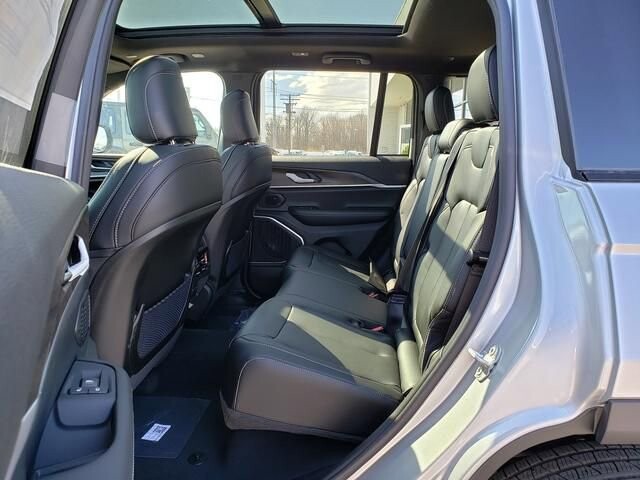 2026 Jeep Grand Cherokee in Bedford, OH 44146 - 18113689 8