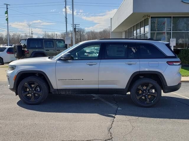 2026 Jeep Grand Cherokee in Bedford, OH 44146 - 18113689 2