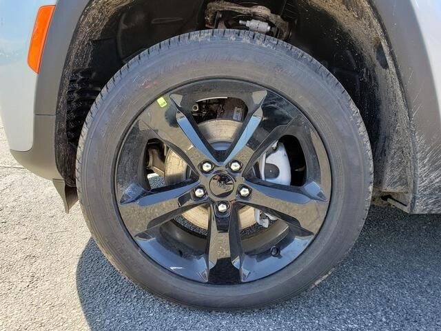 2026 Jeep Grand Cherokee in Bedford, OH 44146 - 18113689 12