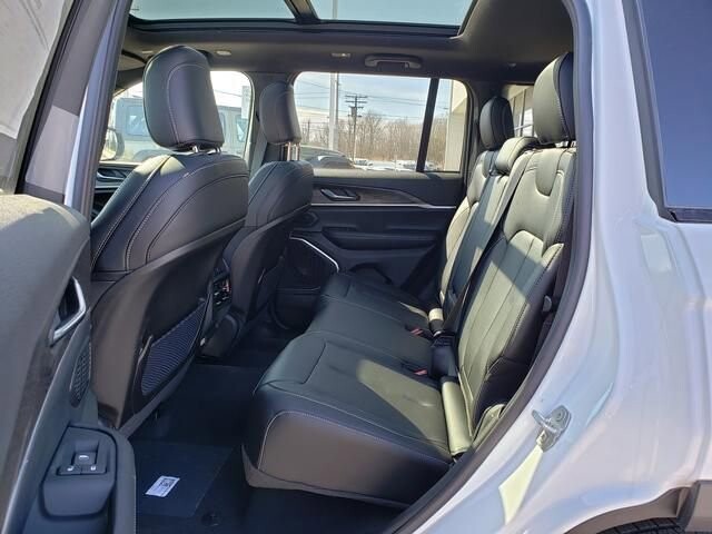 2026 Jeep Grand Cherokee in Bedford, OH 44146 - 18113690 8