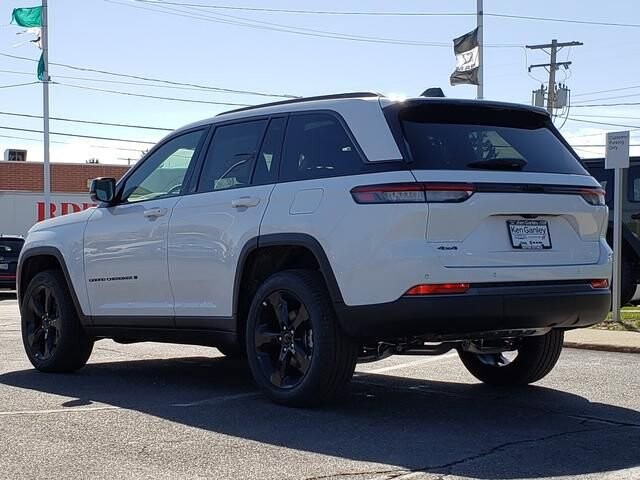 2026 Jeep Grand Cherokee in Bedford, OH 44146 - 18113690 3