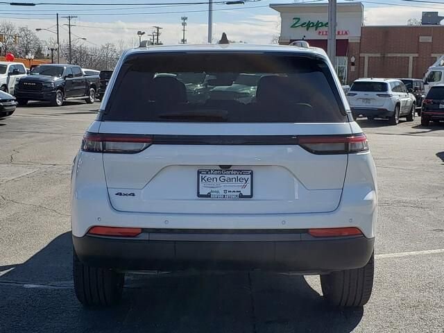 2026 Jeep Grand Cherokee in Bedford, OH 44146 - 18113690 4