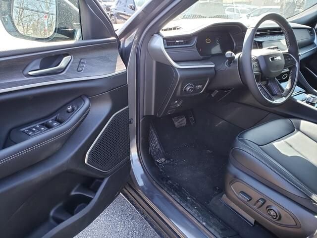 2026 Jeep Grand Cherokee in Bedford, OH 44146 - 18113691 6