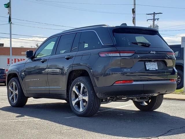 2026 Jeep Grand Cherokee in Bedford, OH 44146 - 18113691 3