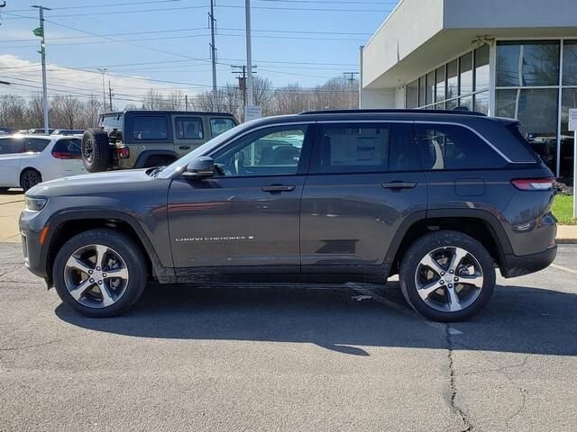 2026 Jeep Grand Cherokee in Bedford, OH 44146 - 18113691 2