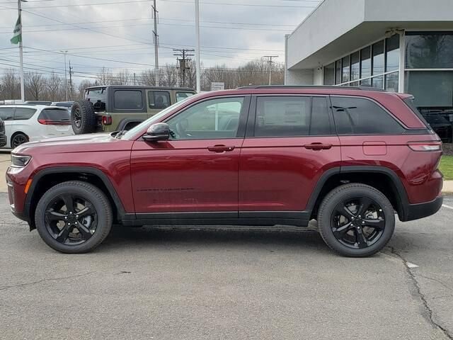 2026 Jeep Grand Cherokee in Bedford, OH 44146 - 18113692 2