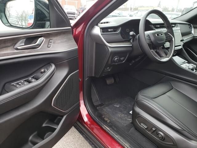 2026 Jeep Grand Cherokee in Bedford, OH 44146 - 18113692 6