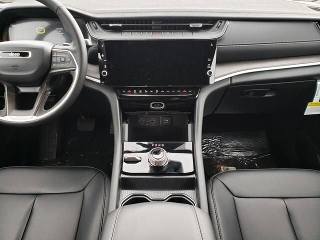 2026 Jeep Grand Cherokee in Bedford, OH 44146 - 18113693 8