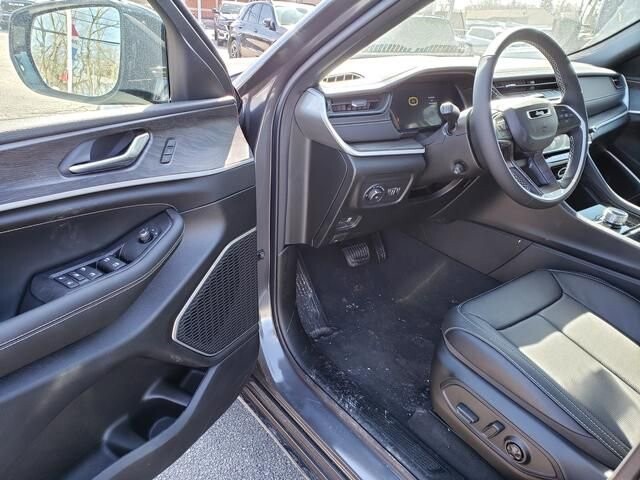 2026 Jeep Grand Cherokee in Bedford, OH 44146 - 18113694 6