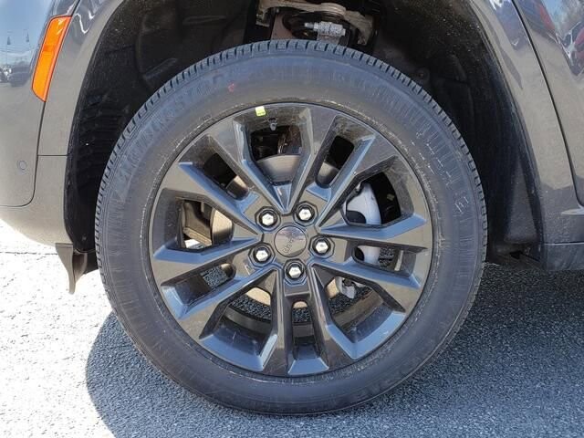 2026 Jeep Grand Cherokee in Bedford, OH 44146 - 18113694 12