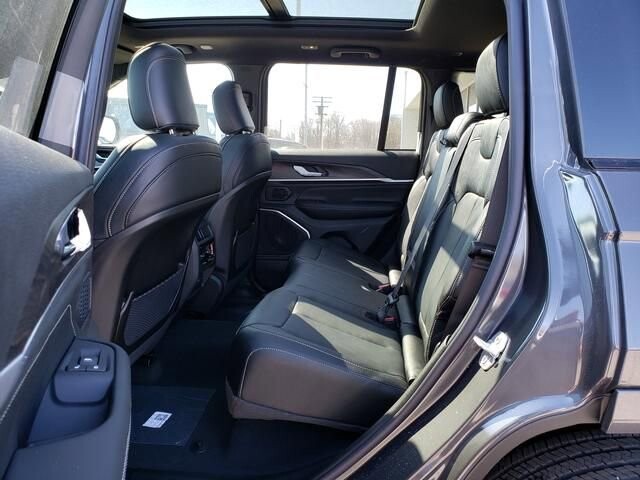 2026 Jeep Grand Cherokee in Bedford, OH 44146 - 18113694 8