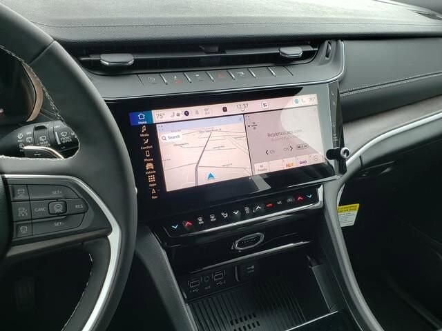 2026 Jeep Grand Cherokee in Bedford, OH 44146 - 18113695 11