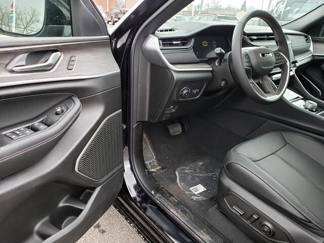 2026 Jeep Grand Cherokee in Bedford, OH 44146 - 18113695 6