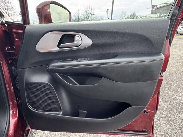 2021 Chrysler Pacifica in Winchester, VA 22602 - 18113698 9