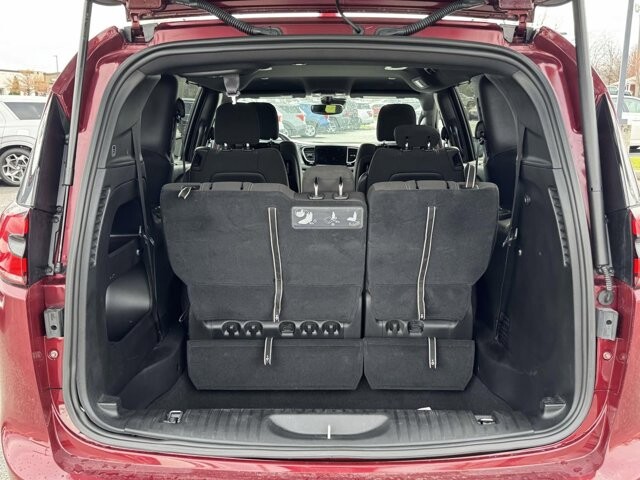 2021 Chrysler Pacifica in Winchester, VA 22602 - 18113698 12