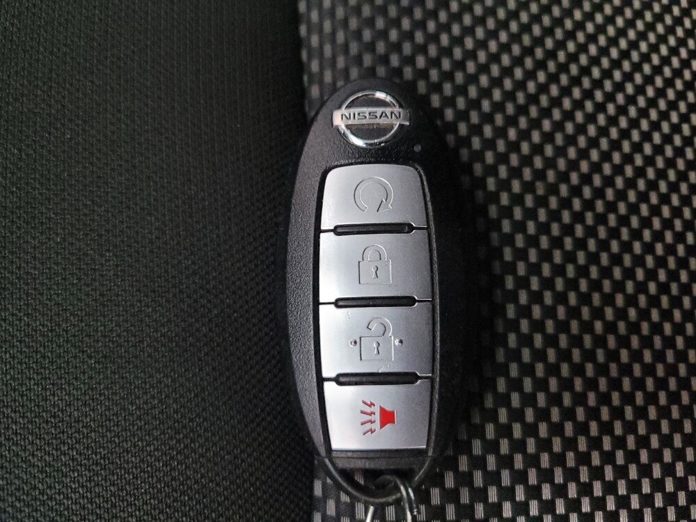 2020 Nissan Pathfinder in Riverside, CA 92504 - 18113707 27