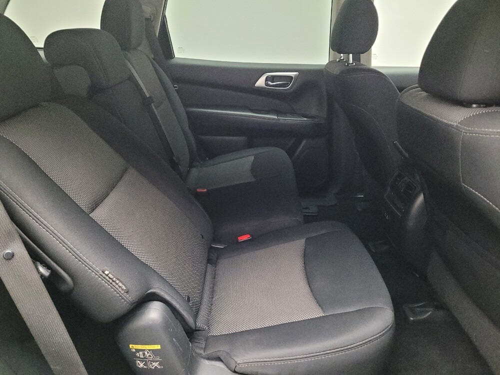 2020 Nissan Pathfinder in Riverside, CA 92504 - 18113707 19