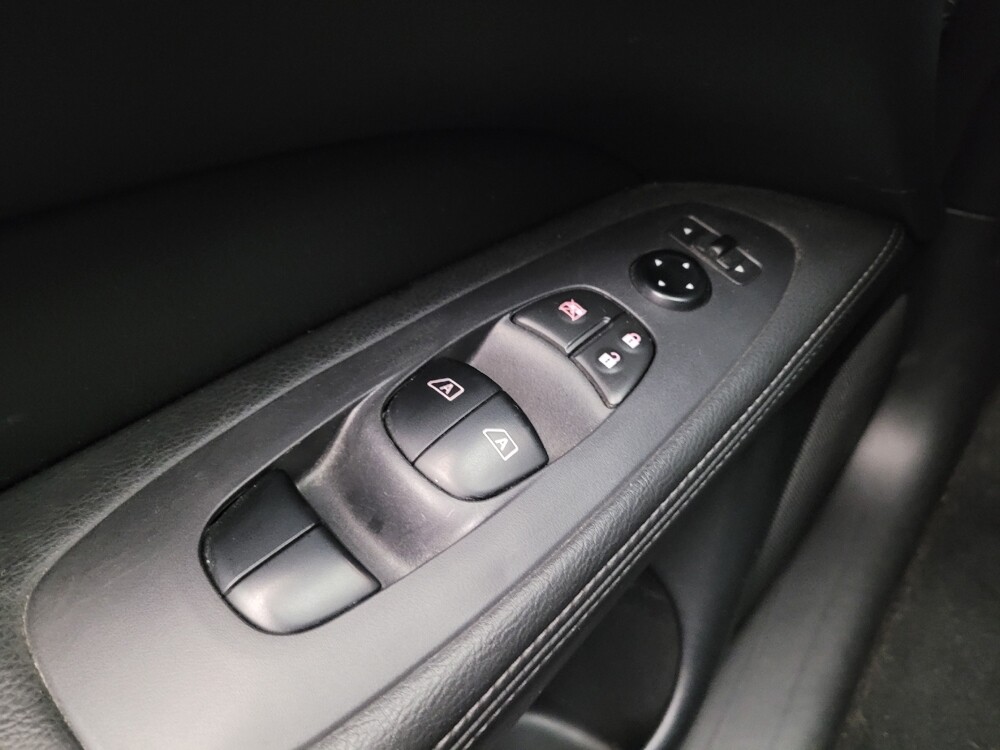 2020 Nissan Pathfinder in Riverside, CA 92504 - 18113707 32