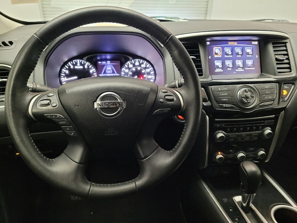 2020 Nissan Pathfinder in Riverside, CA 92504 - 18113707 22