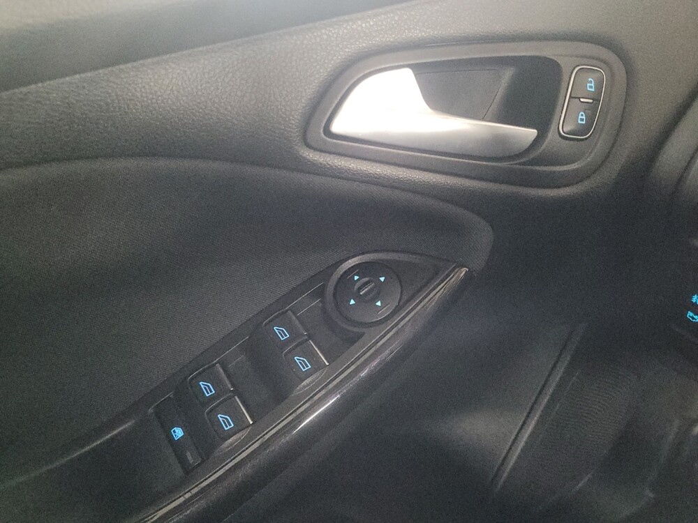 2018 Ford Focus in Union City, GA 30291 - 18113736 27