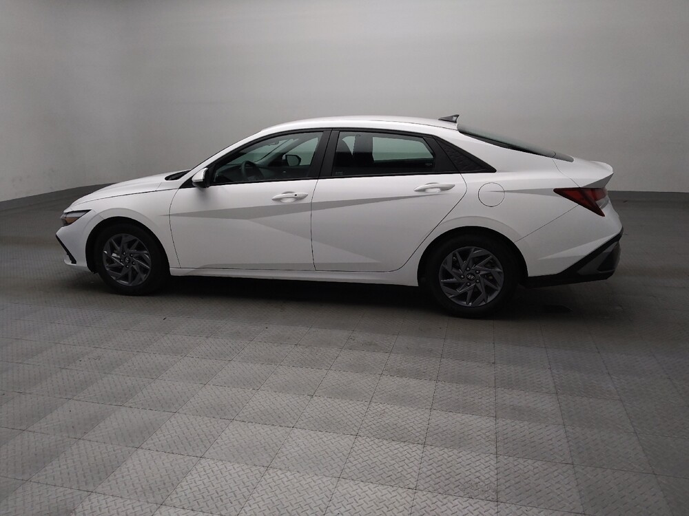 2024 Hyundai Elantra in Arlington, TX 76011 - 18113756 3