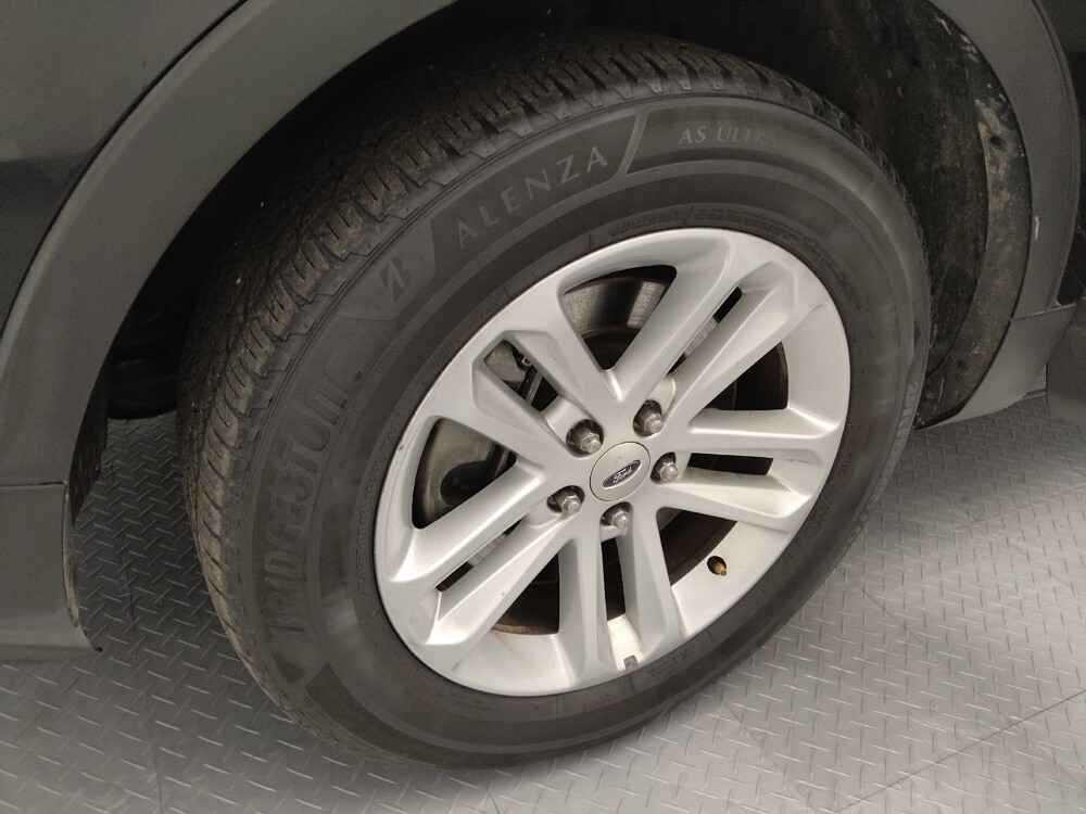 2017 Ford Explorer in St. Louis, MO 63125 - 18113766 31