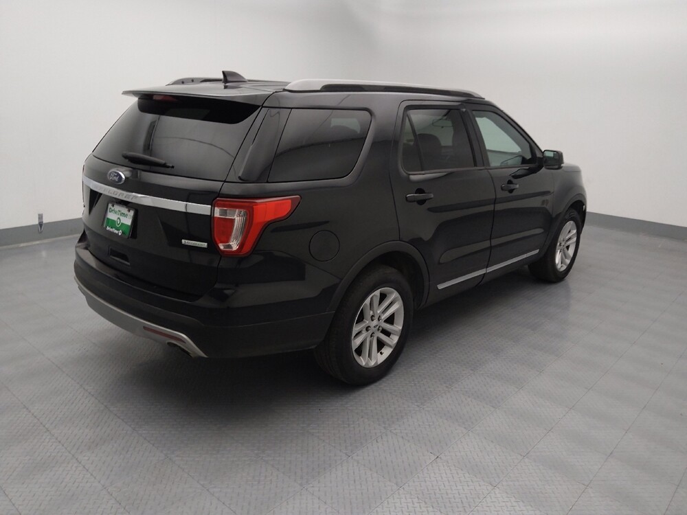 2017 Ford Explorer in St. Louis, MO 63125 - 18113766 10