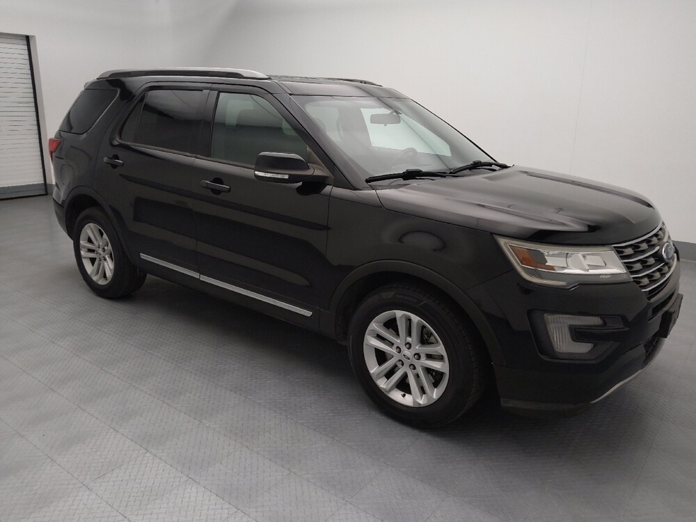 2017 Ford Explorer in St. Louis, MO 63125 - 18113766 11