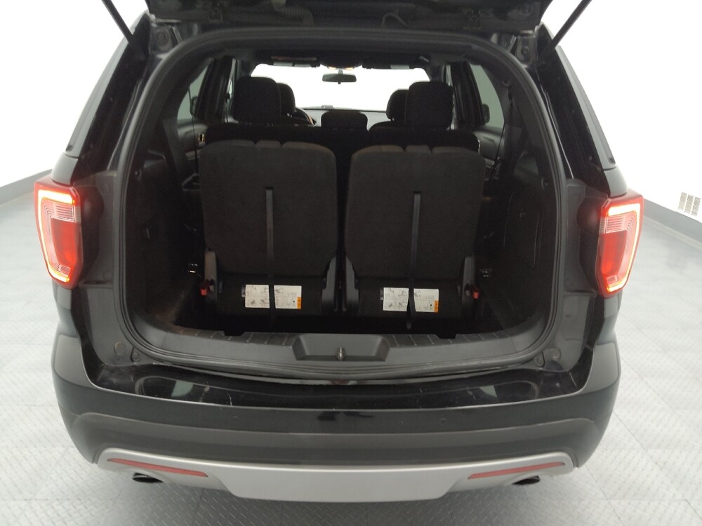 2017 Ford Explorer in St. Louis, MO 63125 - 18113766 29
