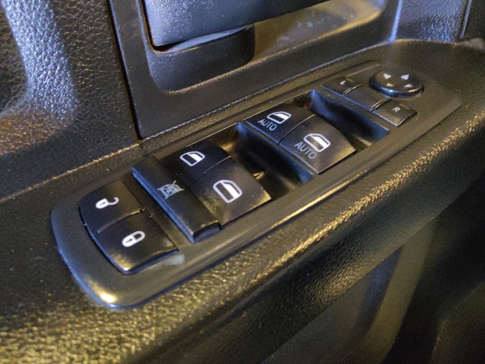 2020 RAM 1500 in Phoenix, AZ 85022 - 18113768 27