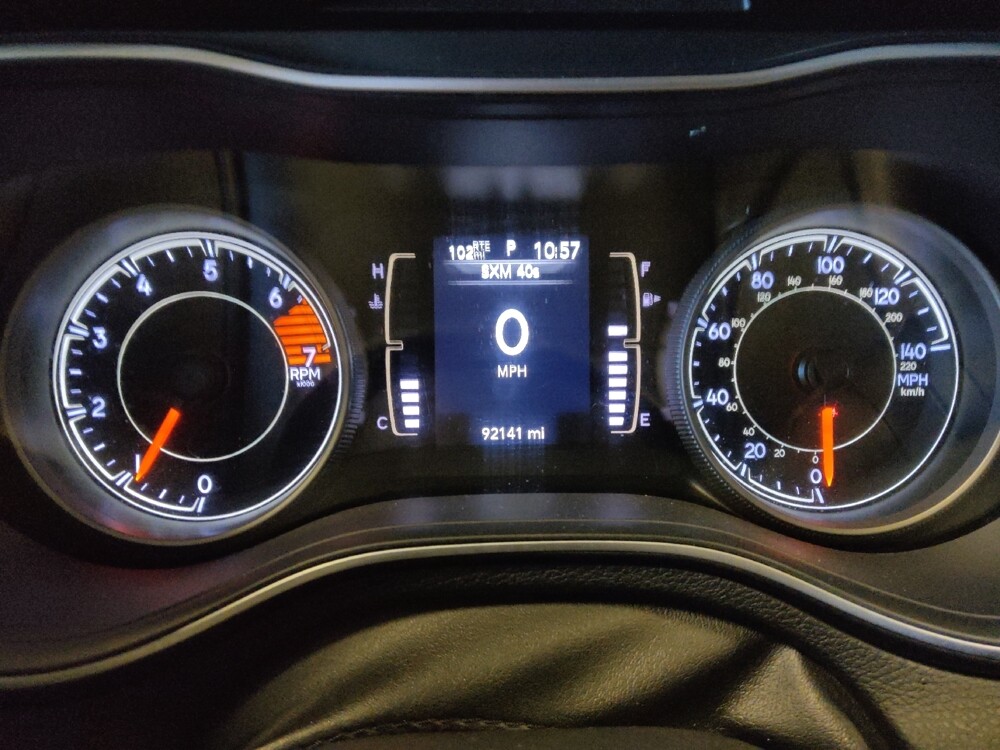 2019 Jeep Cherokee in Glendale, AZ 85301 - 18113772 23