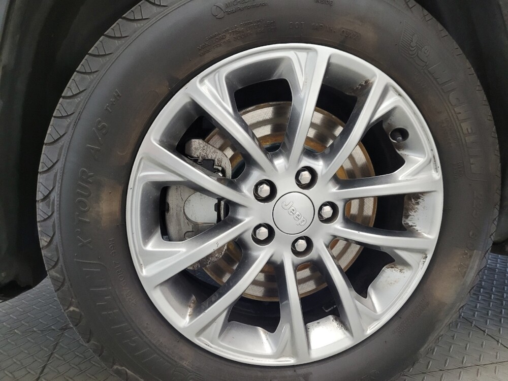 2019 Jeep Cherokee in Glendale, AZ 85301 - 18113772 31